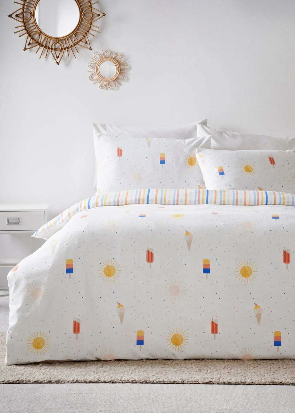 Multicoloured Ice-Cream Print Reversible Duvet Set